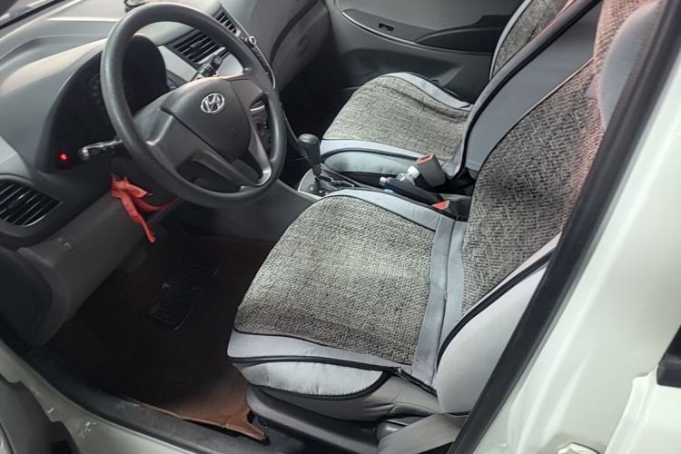 Used Hyundai Verna (older generation) 2014 1.4L Automatic Smart GLS Driver Seat