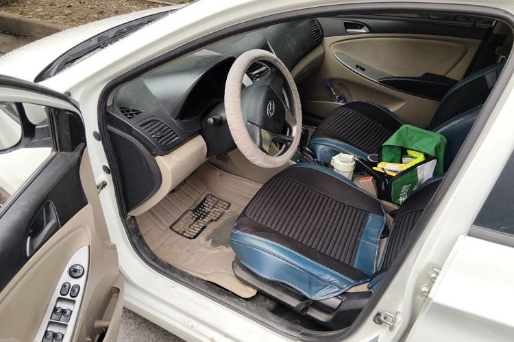 Used Hyundai Verna (older generation) 2014 1.4L Automatic Smart GLS Driver Seat