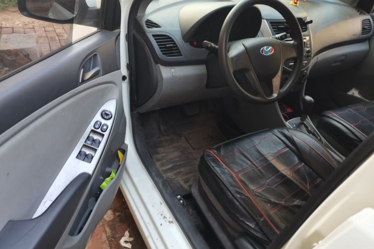 Used Hyundai Verna (older generation) 2014 1.4L Automatic Fashion GS Model Driver Seat