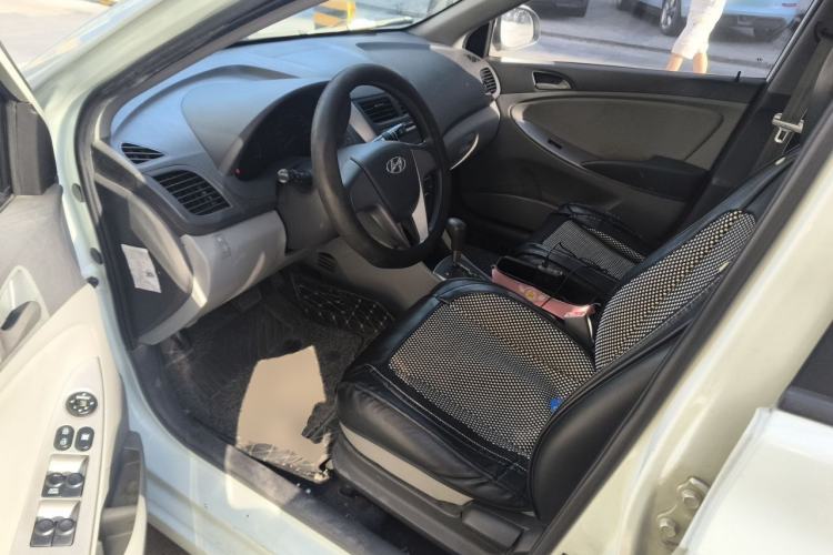 Used Hyundai Verna (older generation) 2014 1.4L Automatic Smart GLS Driver Seat
