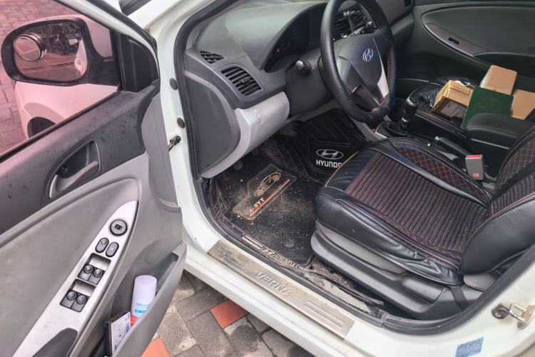 Used Hyundai Verna (older generation) 2014 1.4L Manual Smart GLS Trim Driver Seat