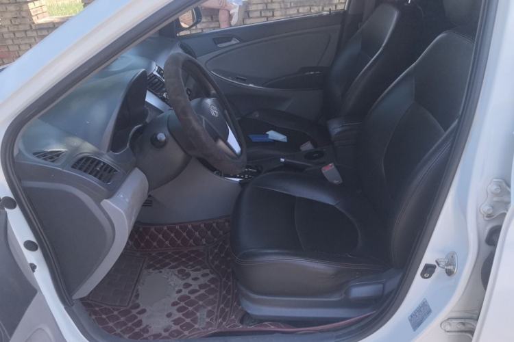 Used Hyundai Verna (older generation) 2014 1.4L Automatic Smart GLS Driver Seat