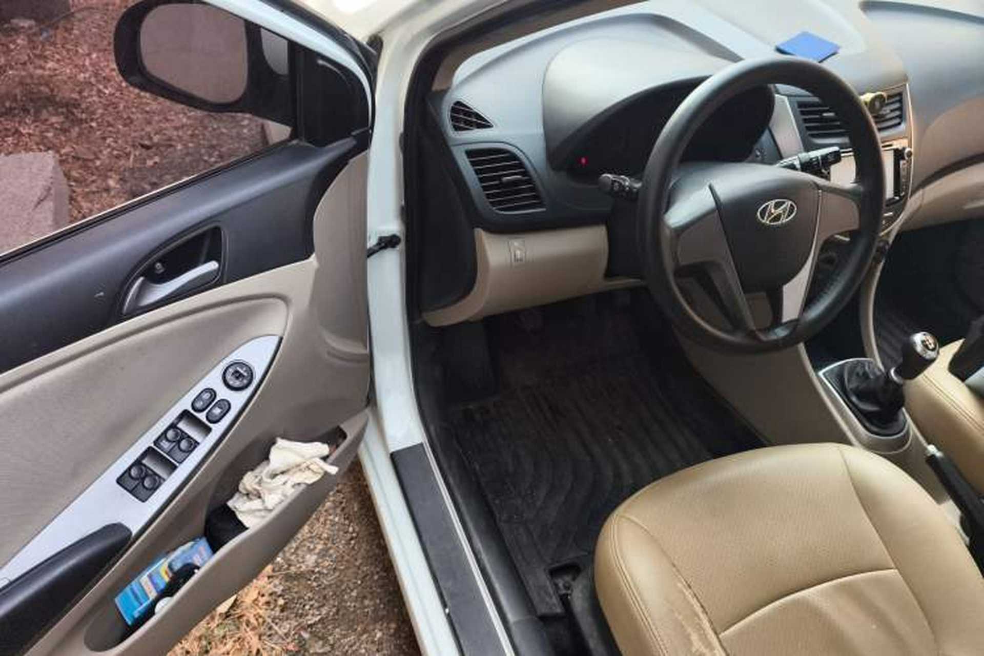 Used Hyundai Verna (older generation) 2014 1.4L Manual Smart GLS Trim Driver Seat
