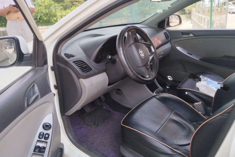 Used Hyundai Verna (older generation) 2014 1.4L Manual Smart GLS Trim Driver Seat