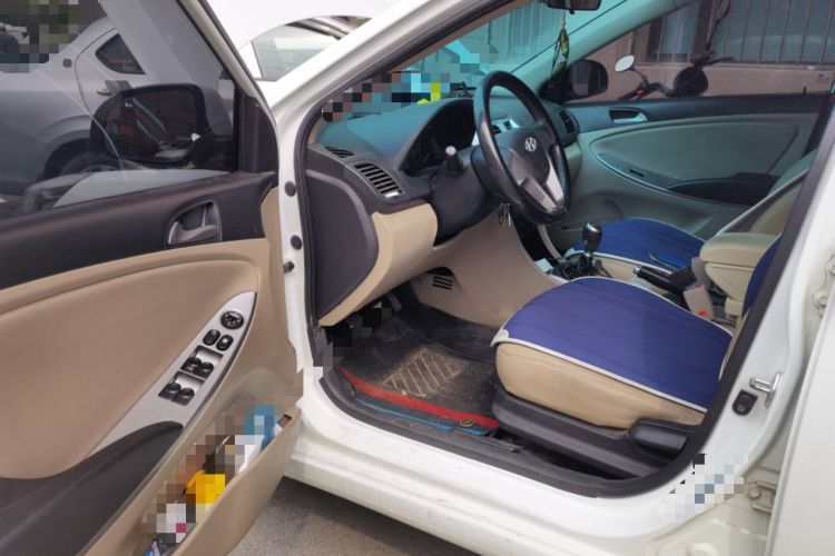 Used Hyundai Verna (older generation) 2014 1.4L Manual Smart GLS Trim Driver Seat