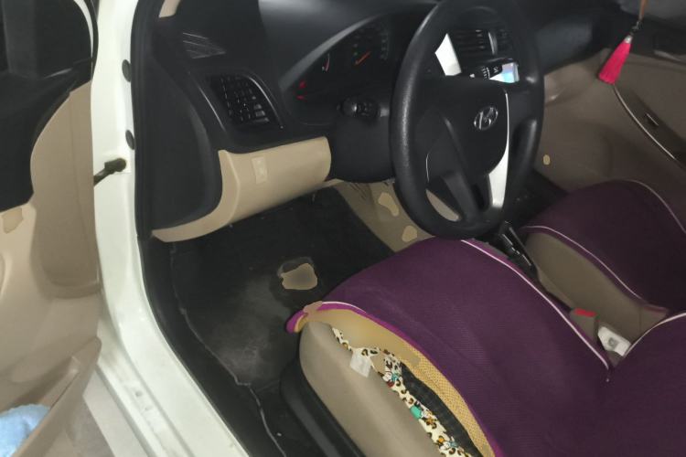 Used Hyundai Verna (older generation) 2014 1.4L Automatic Smart GLS Driver Seat