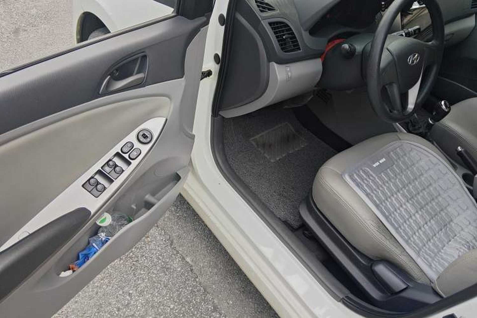 Used Hyundai Verna (older generation) 2014 1.4L Manual Smart GLS Trim Driver Seat
