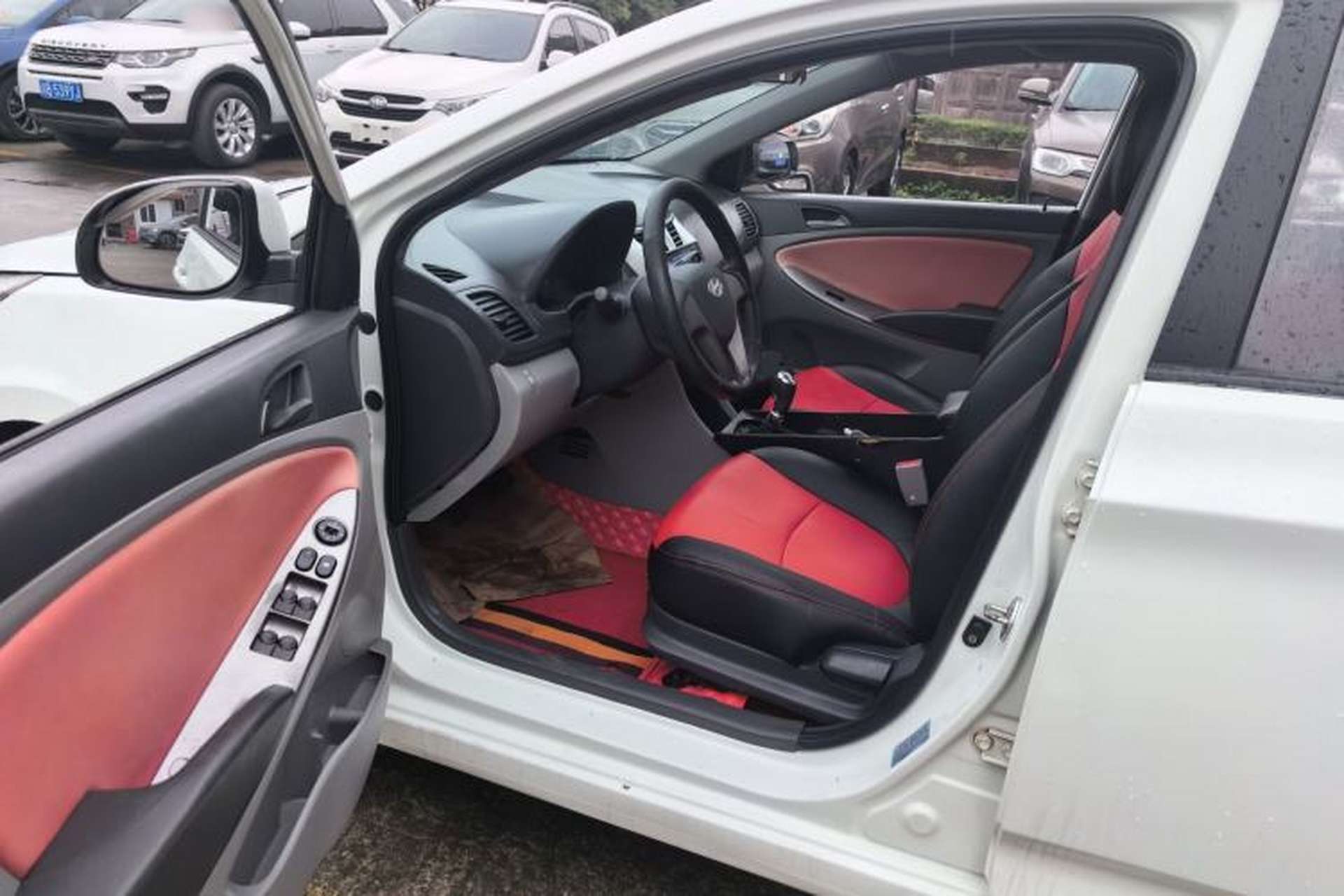 Used Hyundai Verna (older generation) 2014 1.4L Manual Smart GLS Trim Driver Seat