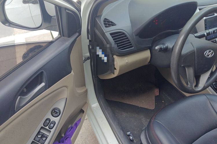 Used Hyundai Verna (older generation) 2014 1.4L Manual Smart GLS Trim Driver Seat