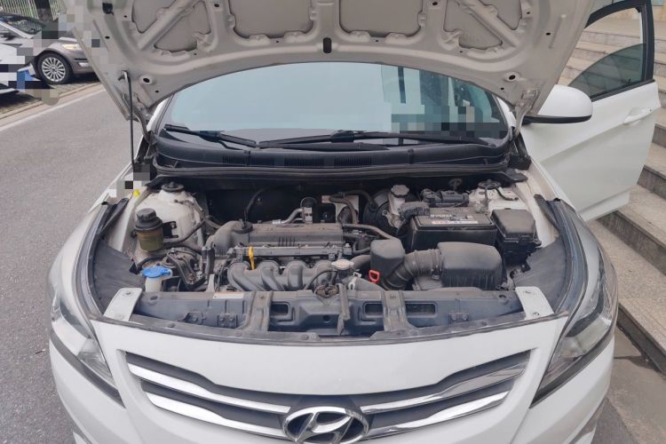 Used Hyundai Verna (older generation) 2014 1.4L Automatic Smart GLS Engine Bay