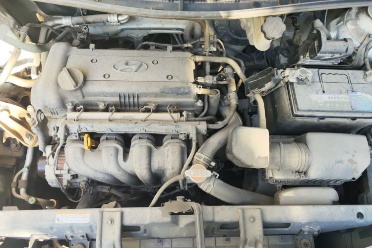 Used Hyundai Verna (older generation) 2014 1.4L Manual Top-Tier Model TOP Engine Bay
