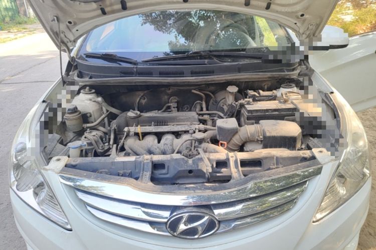 Used Hyundai Verna (older generation) 2014 1.4L Automatic Smart GLS Engine Bay