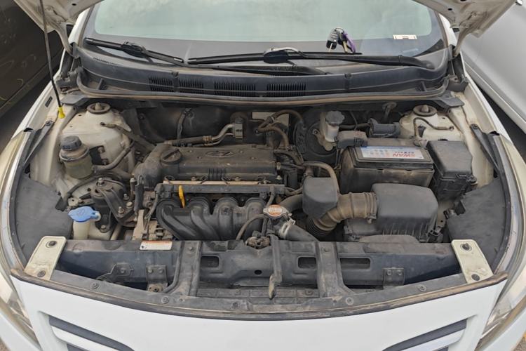Used Hyundai Verna (older generation) 2014 1.4L Manual Smart GLS Trim Engine Bay