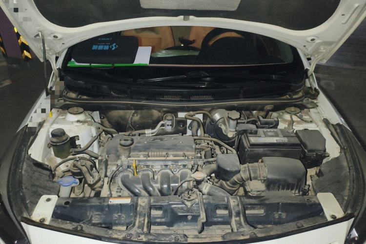 Used Hyundai Verna (older generation) 2014 1.4L Manual Smart GLS Trim Engine Bay