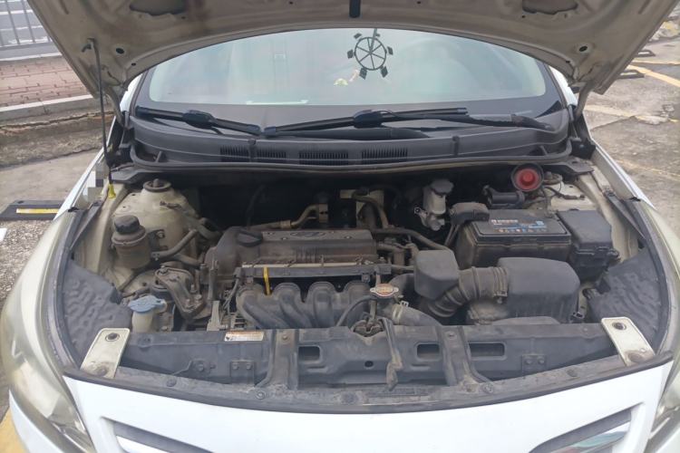 Used Hyundai Verna (older generation) 2014 1.4L Manual Smart GLS Trim Engine Bay