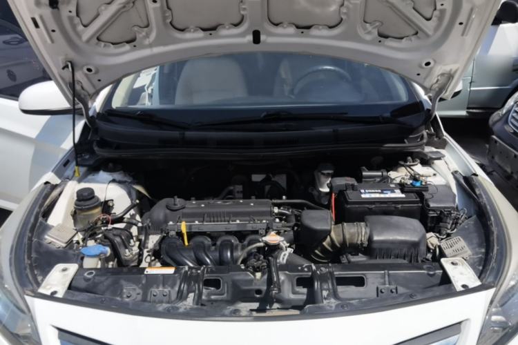 Used Hyundai Verna (older generation) 2014 1.4L Manual Smart GLS Trim Engine Bay