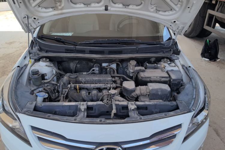 Used Hyundai Verna (older generation) 2014 1.4L Manual Smart GLS Trim Engine Bay