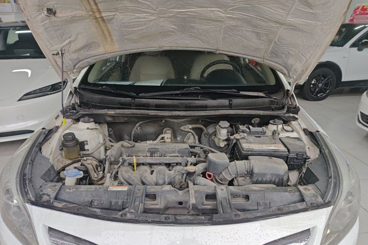 Used Hyundai Verna (older generation) 2014 1.4L Automatic Leading-Edge GLX Engine Bay