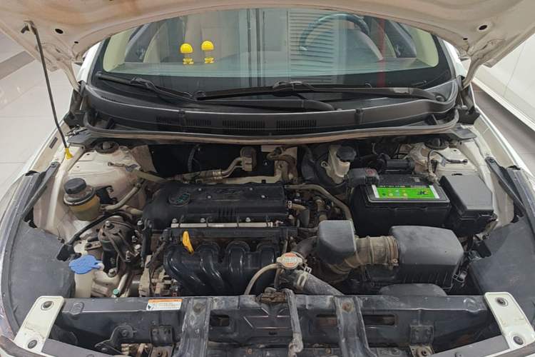 Used Hyundai Verna (older generation) 2014 1.4L Manual Smart GLS Trim Engine Bay