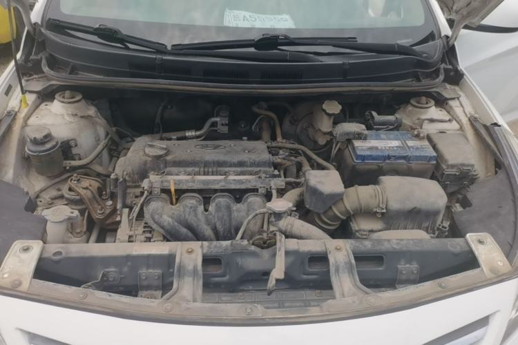 Used Hyundai Verna (older generation) 2014 1.4L Manual Smart GLS Trim Engine Bay