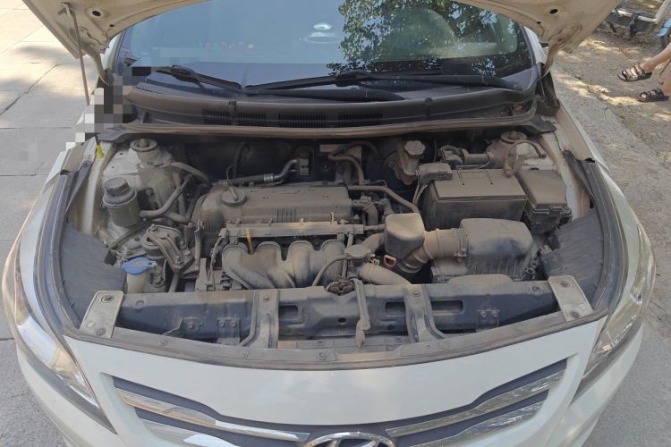 Used Hyundai Verna (older generation) 2014 1.4L Automatic Smart GLS Engine Bay