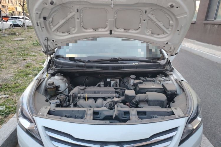 Used Hyundai Verna (older generation) 2014 1.4L Automatic Smart GLS Engine Bay