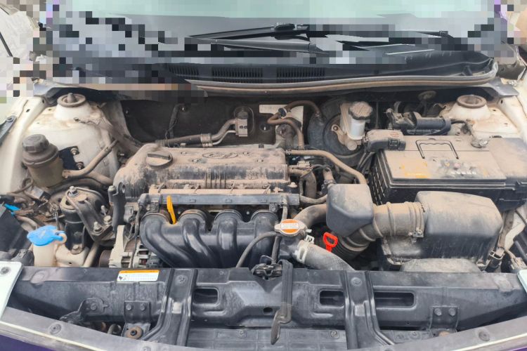 Used Hyundai Verna (older generation) 2014 1.4L Automatic Leading-Edge GLX Engine Bay