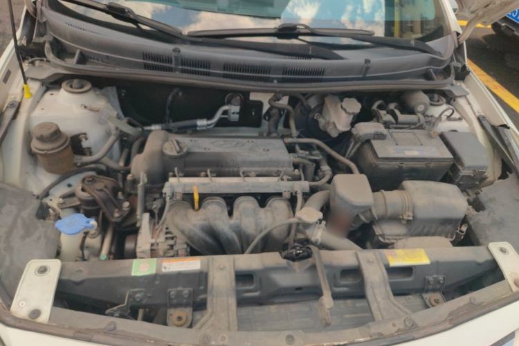 Used Hyundai Verna (older generation) 2014 1.4L Automatic Smart GLS Engine Bay