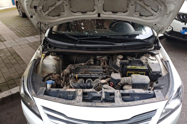 Used Hyundai Verna (older generation) 2014 1.4L Automatic Smart GLS Engine Bay