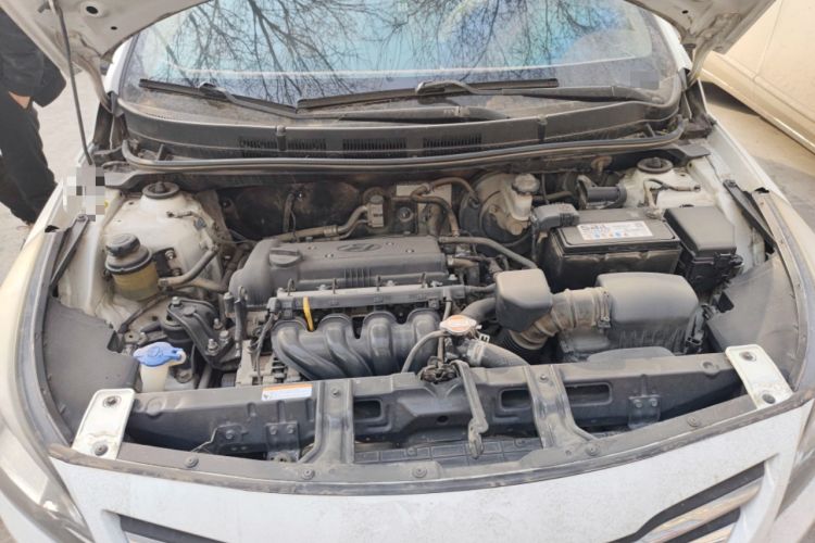 Used Hyundai Verna (older generation) 2014 1.4L Manual Smart GLS Trim Engine Bay
