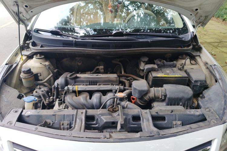 Used Hyundai Verna (older generation) 2014 1.4L Automatic Smart GLS Engine Bay