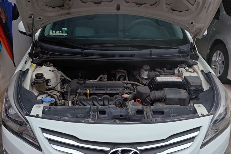 Used Hyundai Verna (older generation) 2014 1.4L Automatic Smart GLS Engine Bay