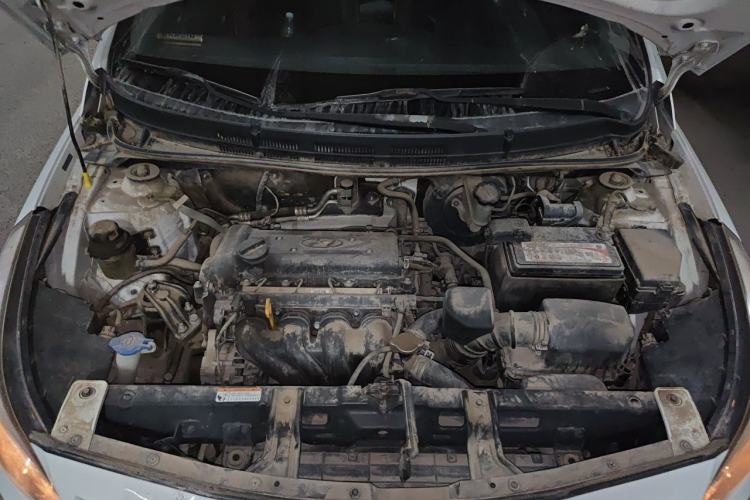 Used Hyundai Verna (older generation) 2014 1.4L Manual Smart GLS Trim Engine Bay