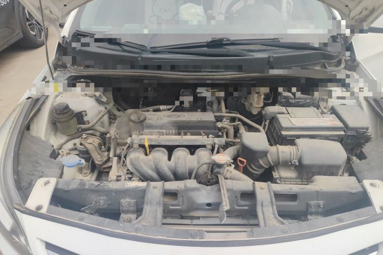 Used Hyundai Verna (older generation) 2014 1.4L Automatic Smart GLS Engine Bay
