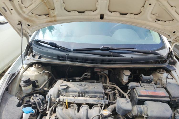 Used Hyundai Verna (older generation) 2014 1.4L Manual Smart GLS Trim Engine Bay