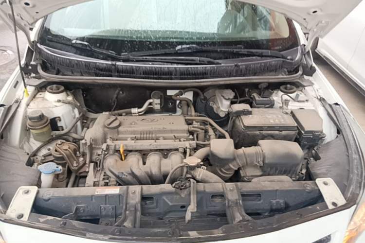 Used Hyundai Verna (older generation) 2014 1.4L Manual Smart GLS Trim Engine Bay