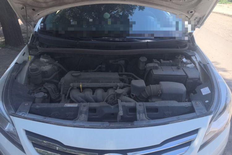 Used Hyundai Verna (older generation) 2014 1.4L Automatic Smart GLS Engine Bay