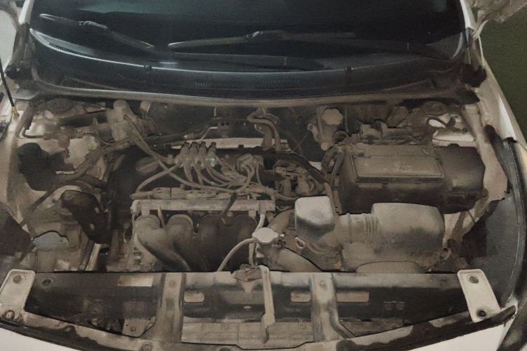 Used Hyundai Verna (older generation) 2014 1.4L Automatic Leading-Edge GLX Engine Bay