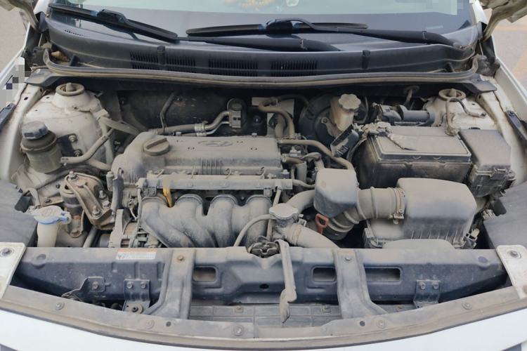 Used Hyundai Verna (older generation) 2014 1.4L Automatic Smart GLS Engine Bay