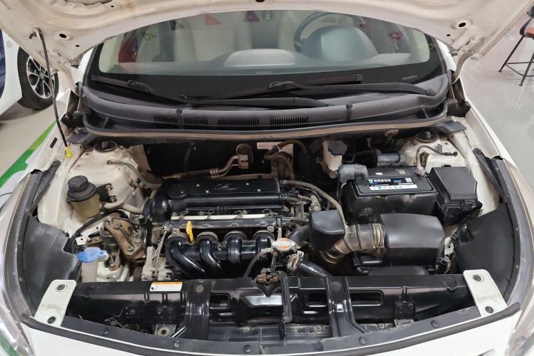 Used Hyundai Verna (older generation) 2014 1.4L Manual Smart GLS Trim Engine Bay