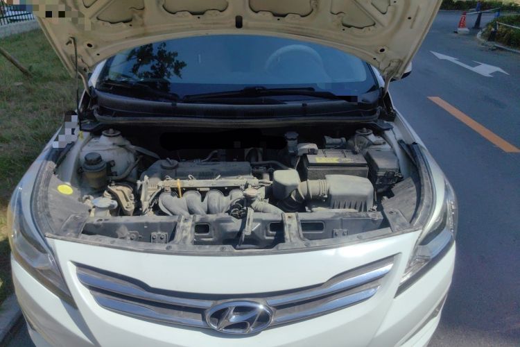 Used Hyundai Verna (older generation) 2014 1.4L Manual Smart GLS Trim Engine Bay