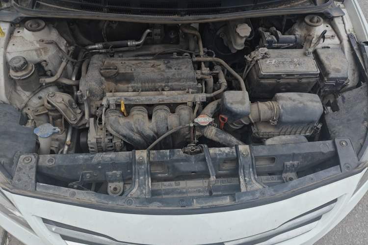Used Hyundai Verna (older generation) 2014 1.4L Automatic Smart GLS Engine Bay