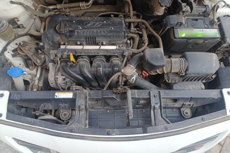 Used Hyundai Verna (older generation) 2014 1.4L Automatic Smart GLS Engine Bay