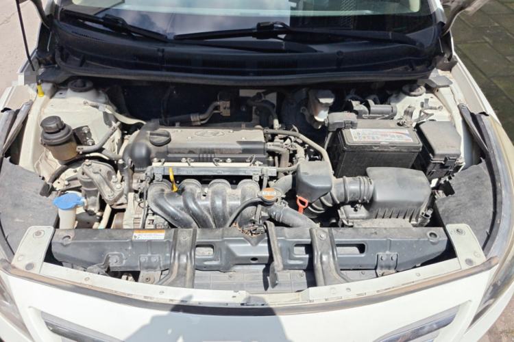 Used Hyundai Verna (older generation) 2014 1.4L Automatic Smart GLS Engine Bay