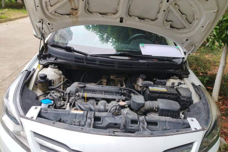 Used Hyundai Verna (older generation) 2014 1.4L Manual Smart GLS Trim Engine Bay