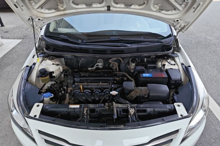 Used Hyundai Verna (older generation) 2014 1.4L Manual Smart GLS Trim Engine Bay
