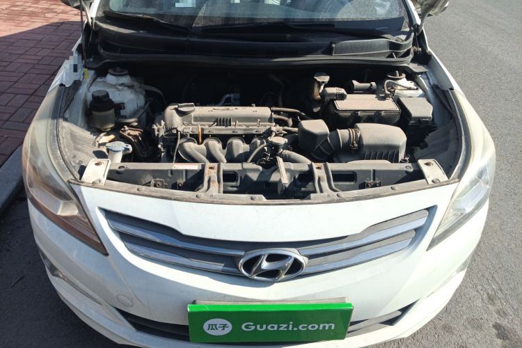 Used Hyundai Verna (older generation) 2014 1.4L Manual Smart GLS Trim Engine Bay
