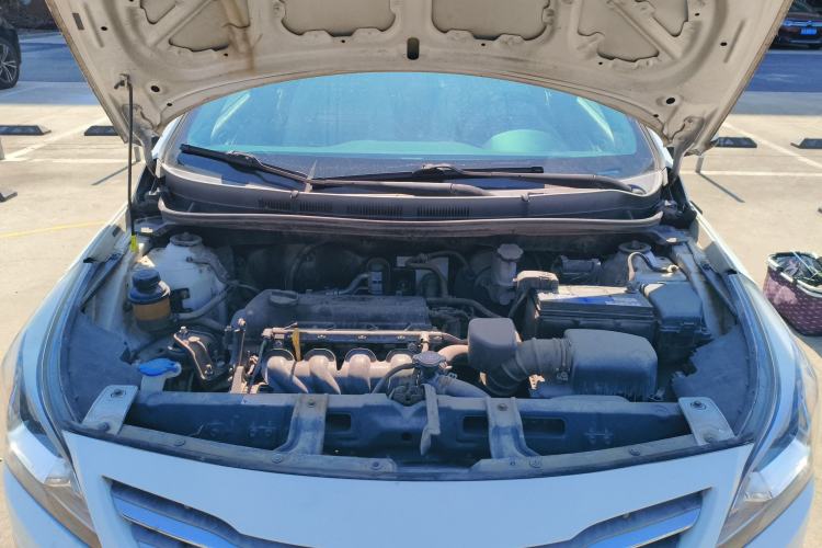Used Hyundai Verna (older generation) 2014 1.4L Manual Smart GLS Trim Engine Bay