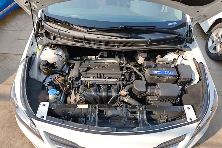 Used Hyundai Verna (older generation) 2014 1.4L Manual Smart GLS Trim Engine Bay