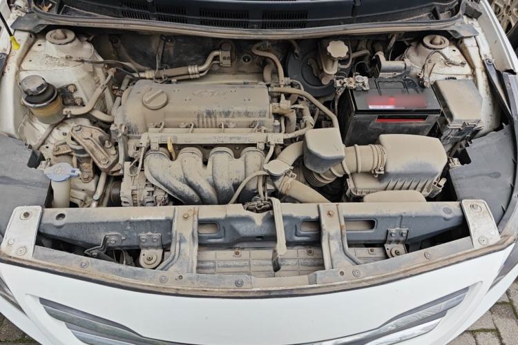 Used Hyundai Verna (older generation) 2014 1.4L Manual Smart GLS Trim Engine Bay